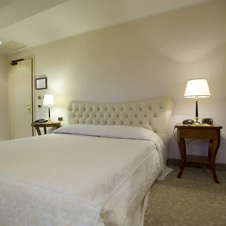 Master Hotell