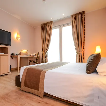 マスター 4* ブレシア