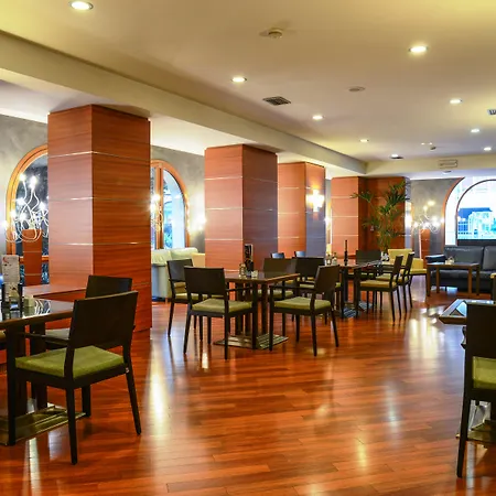 ホテル マスター 4*