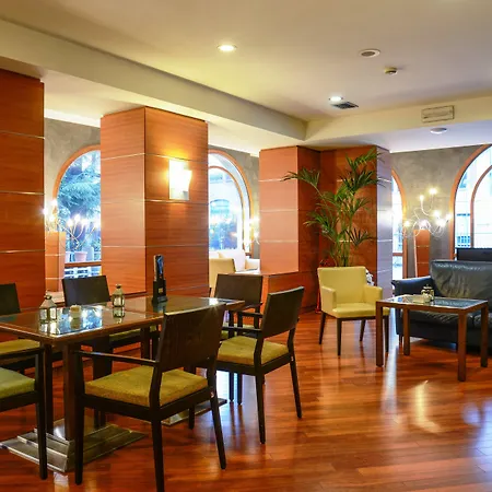 マスター ホテル 4*