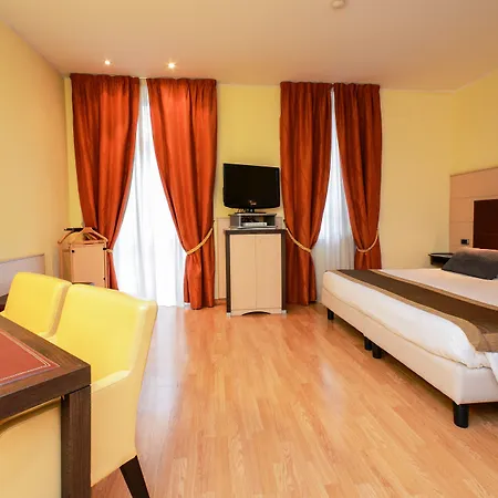 マスター ホテル 4*