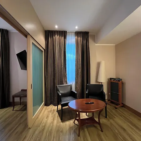 Master Hotel